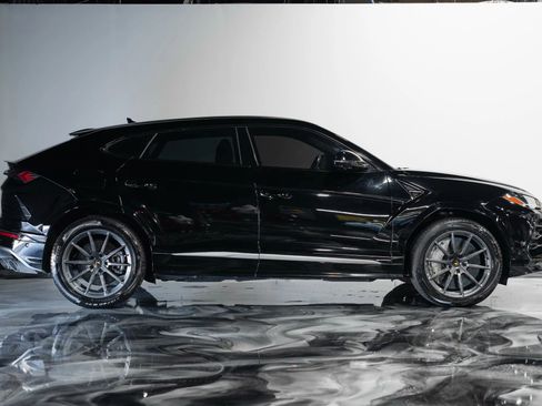 Used 2019 Lamborghini Urus image 6