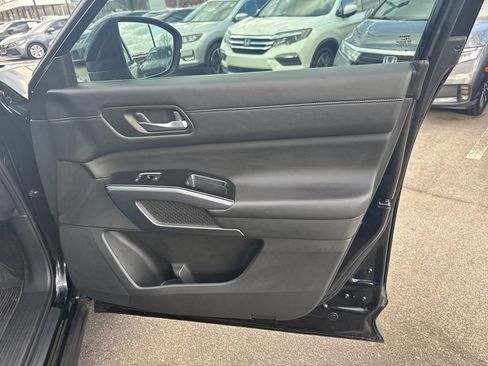 Certified 2023 Nissan Pathfinder SL image 39