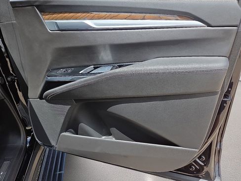 Used 2025 Cadillac Escalade Sport Platinum RWD image 15