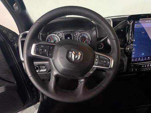 Used 2025 RAM 2500 Big Horn AWD/4WD image 15