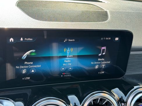 Certified 2023 Mercedes-Benz GLB 250 image 30