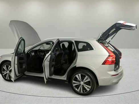 Used 2023 Volvo XC60 B5 Plus w/ Protection Package Premier FWD image 13