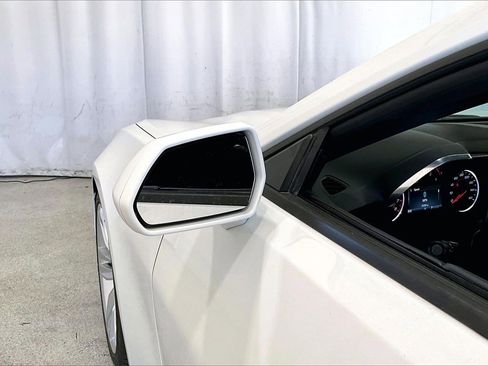 Used 2018 Chevrolet Camaro LT w/ RS Package image 10