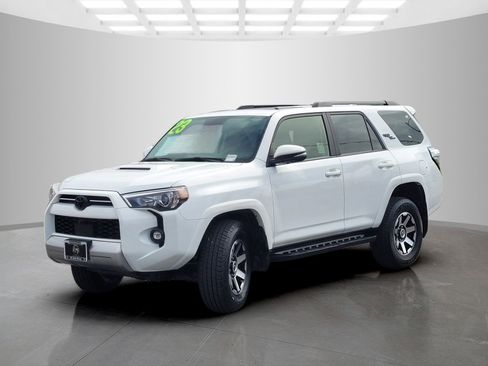 Used 2024 Toyota 4Runner TRD Off-Road Premium image 8