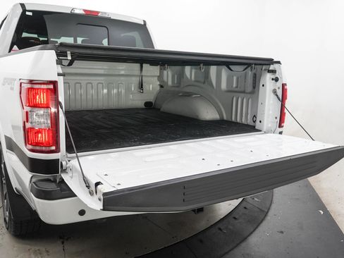 Used 2018 Ford F150 XLT w/ Equipment Group 302A Luxury AWD/4WD image 9