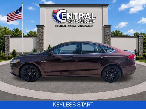 Used 2019 Ford Fusion SE w/ Equipment Group 151A FWD image 5