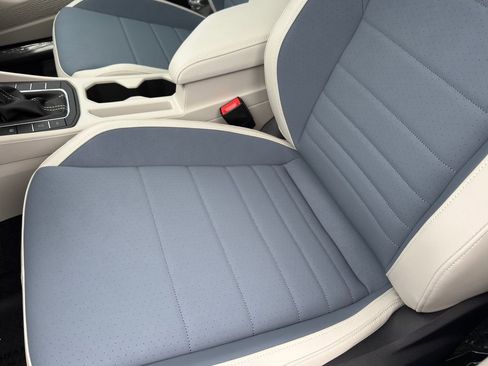 New 2026 Volkswagen Jetta SE FWD image 13