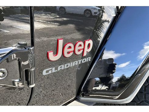 Used 2020 Jeep Gladiator Rubicon image 8