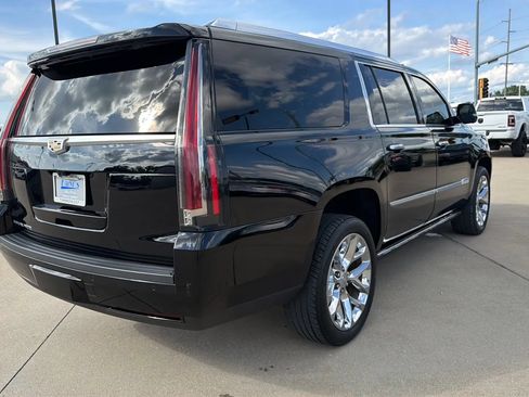 Used 2019 Cadillac Escalade ESV Premium Luxury AWD/4WD image 14