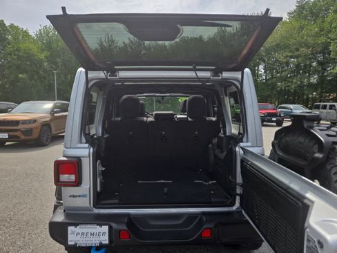 Used 2023 Jeep Wrangler Unlimited w/ Sun & Screen Package AWD/4WD image 34