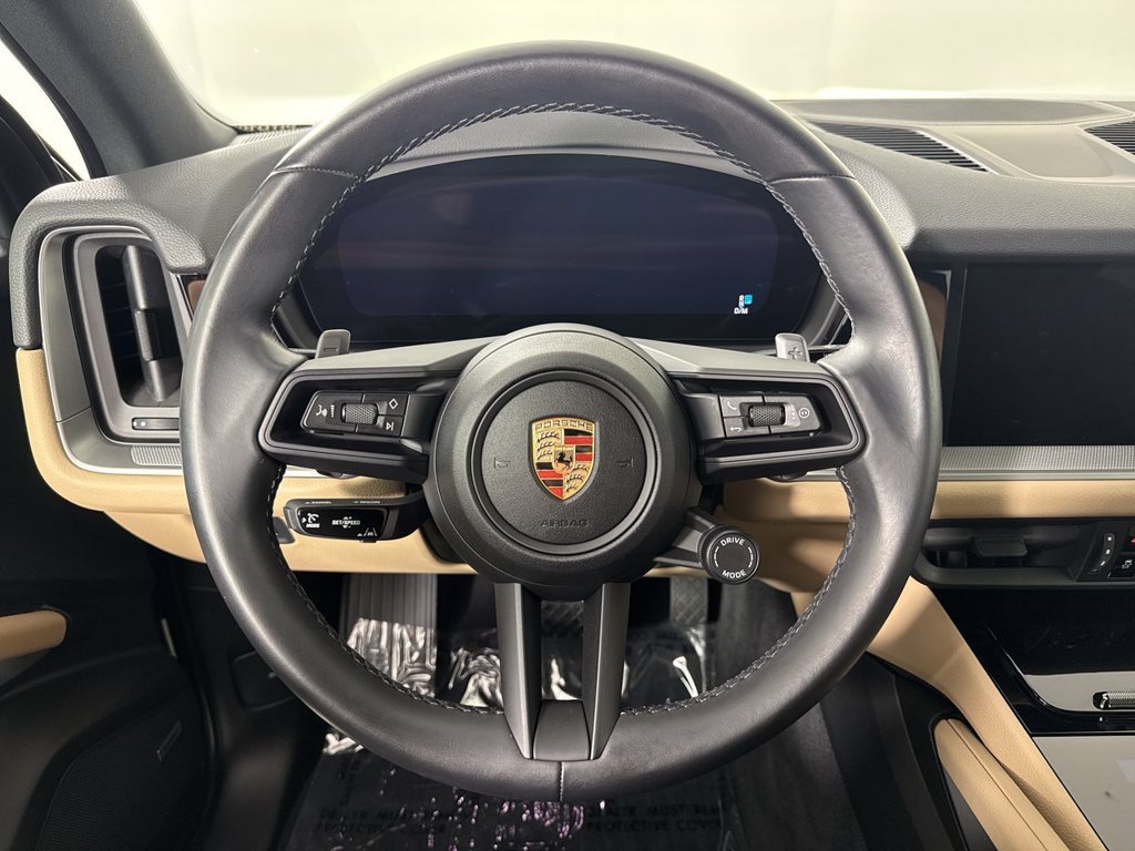 Certified 2024 Porsche Cayenne AWD/4WD image 34