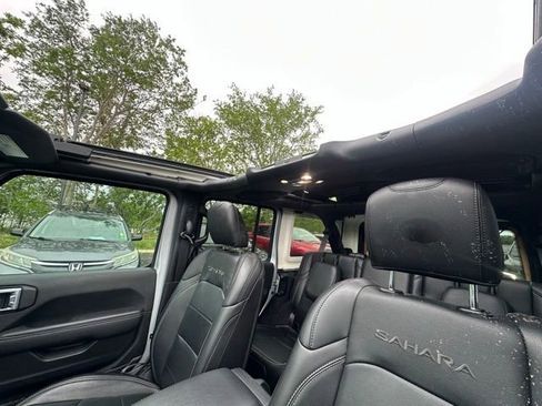 Used 2023 Jeep Wrangler Unlimited Sahara w/ Cold Weather Group AWD/4WD image 25