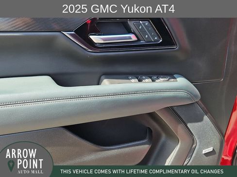 Used 2025 GMC Yukon AT4 w/ AT4 Premium Package AWD/4WD image 21