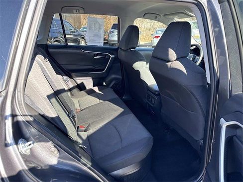 Used 2021 Toyota RAV4 XLE image 11