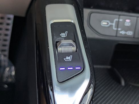 Used 2025 Kia Sorento SX FWD image 24