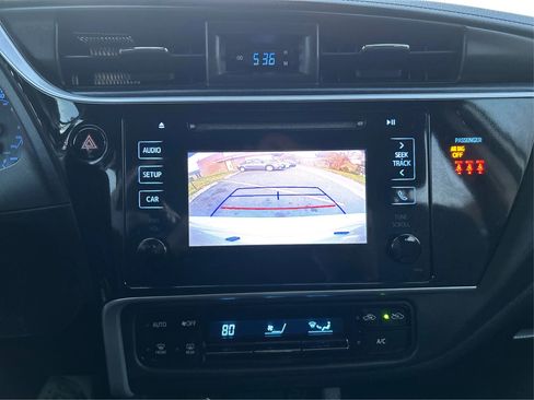 Used 2018 Toyota Corolla LE image 25