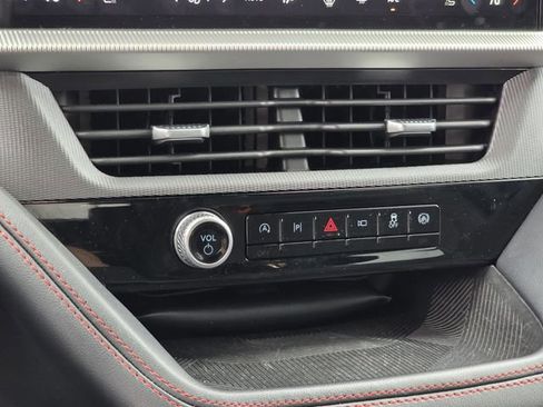 Used 2025 Ford Explorer ST-Line image 21