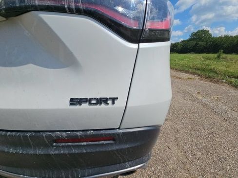 Used 2025 Honda HR-V Sport image 4