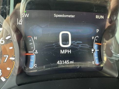 Used 2024 Jeep Compass Trailhawk image 6