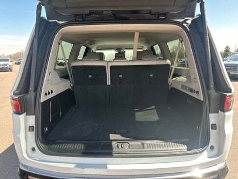 Used 2024 Jeep Wagoneer L Series II w/ Flexible Seating Group image 28