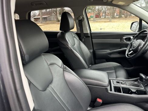 Certified 2024 Kia Sorento S image 24