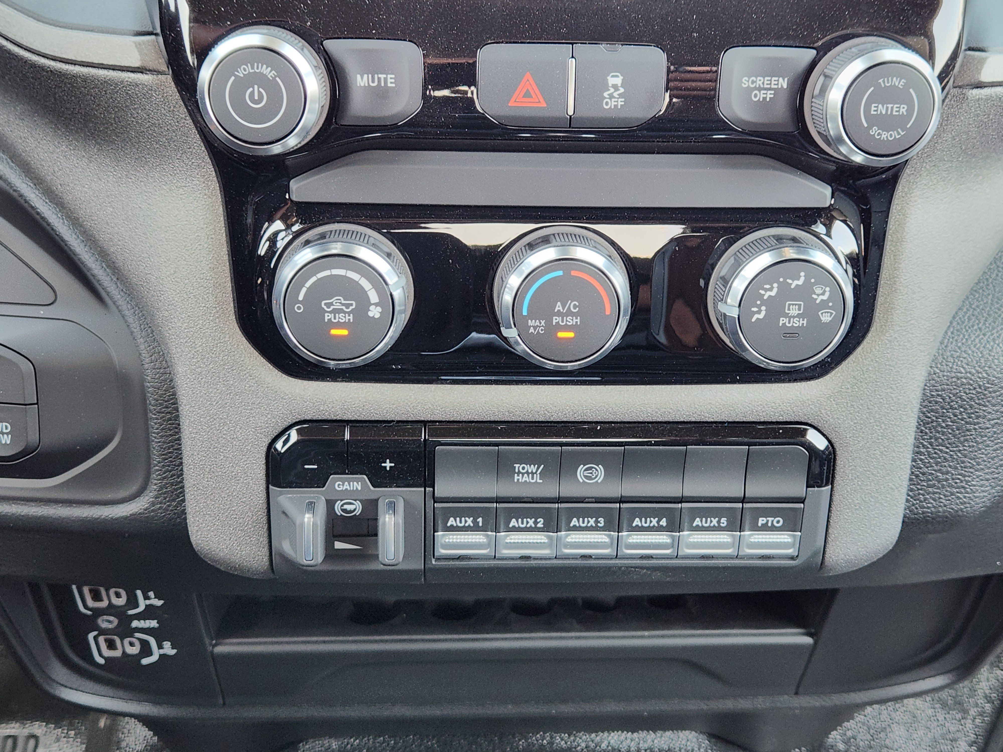 New 2026 RAM 3500 Tradesman w/ Chrome Appearance Group A AWD/4WD image 15