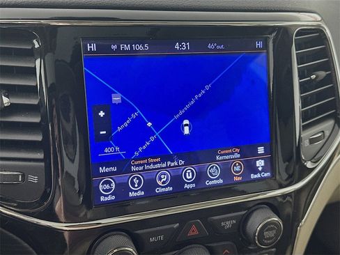 Used 2019 Jeep Grand Cherokee Limited w/ Trailer Tow Group IV image 19