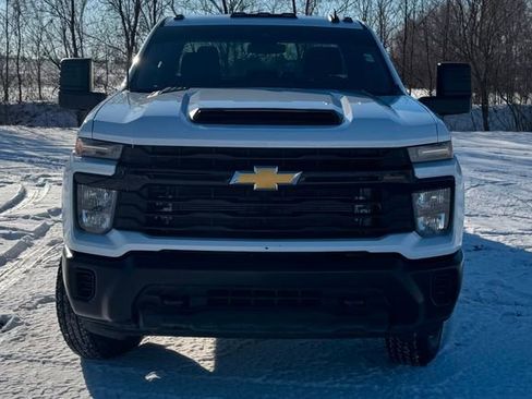 Used 2025 Chevrolet Silverado 3500 W/T image 13