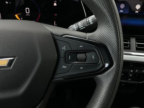 Used 2025 Chevrolet Trax LT image 33