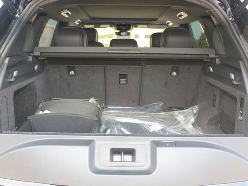 New 2025 Land Rover Range Rover SE image 12