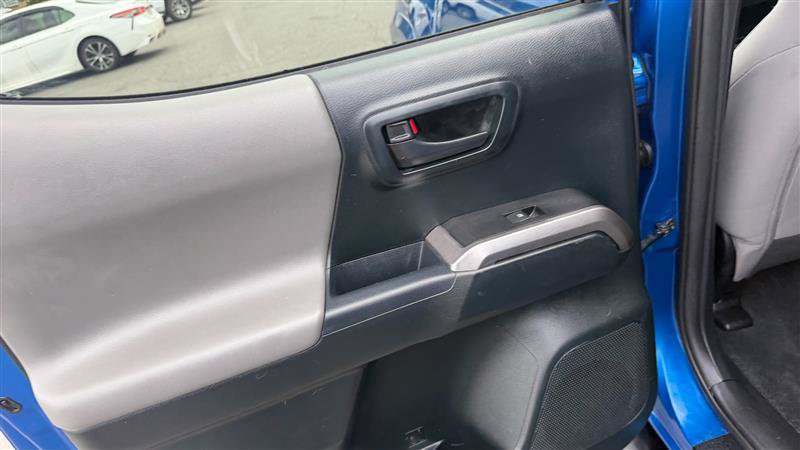 Used 2017 Toyota Tacoma SR5 AWD/4WD image 19