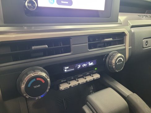 Certified 2026 Toyota Tacoma SR5 AWD/4WD image 27