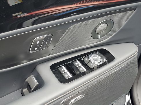 New 2026 Lincoln Nautilus Reserve image 9