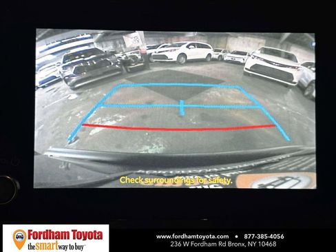 Used 2025 Toyota Sienna LE AWD/4WD image 25