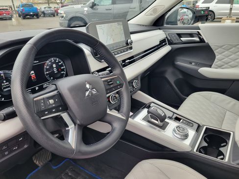 Used 2024 Mitsubishi Outlander SEL AWD/4WD image 6