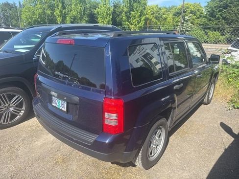 Used 2016 Jeep Patriot Sport FWD image 2