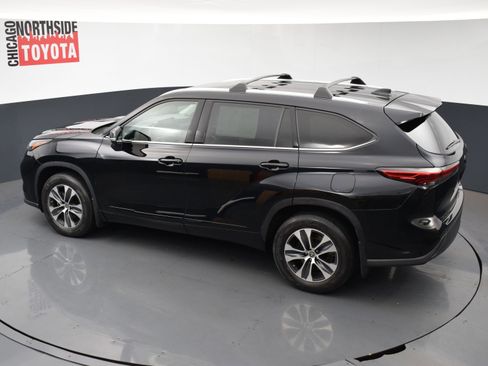 Used 2022 Toyota Highlander XLE image 23