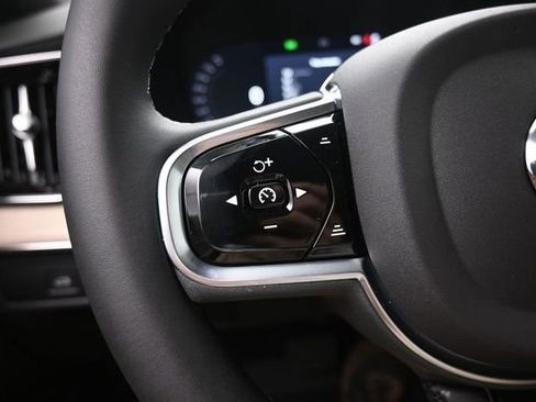 New 2026 Volvo XC90 B6 Plus w/ Protection Package Premier AWD/4WD image 13