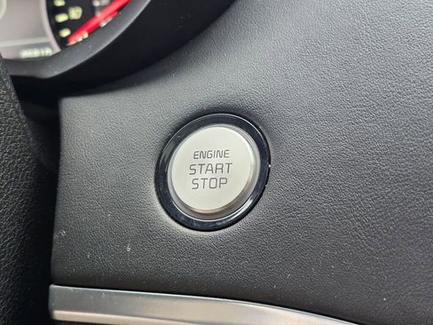 Used 2020 Kia Stinger GT2 image 32