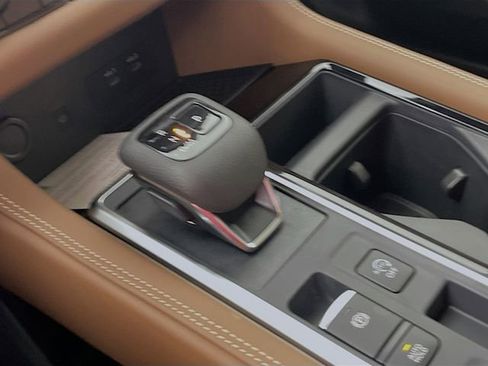 New 2026 Nissan Pathfinder Platinum image 12