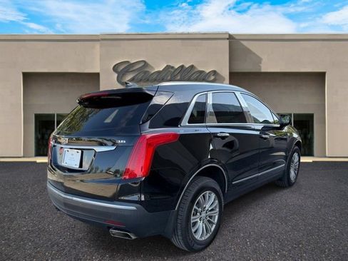 Used 2018 Cadillac XT5 Luxury w/ Driver Awareness Package FWD image 3