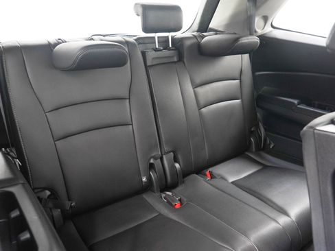 Used 2020 Honda Pilot Touring image 15