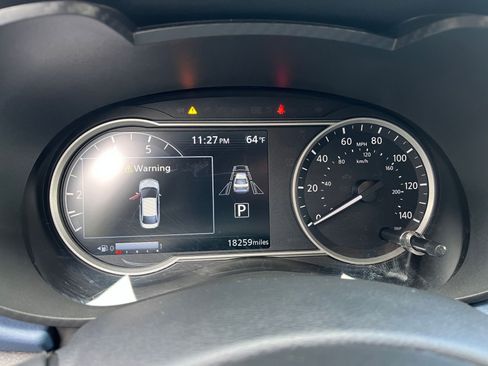 Used 2025 Nissan Versa SV FWD image 38