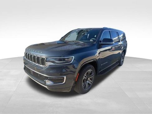 Used 2024 Jeep Wagoneer L Series II w/ Flexible Seating Group image 13