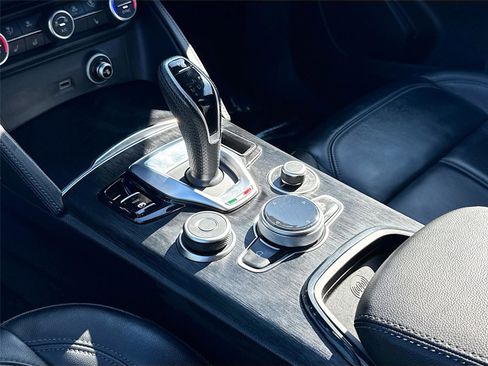 Used 2024 Alfa Romeo Stelvio Sprint image 15