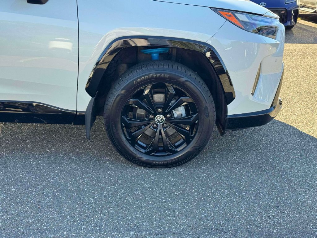 Used 2022 Toyota RAV4 XSE AWD/4WD image 9