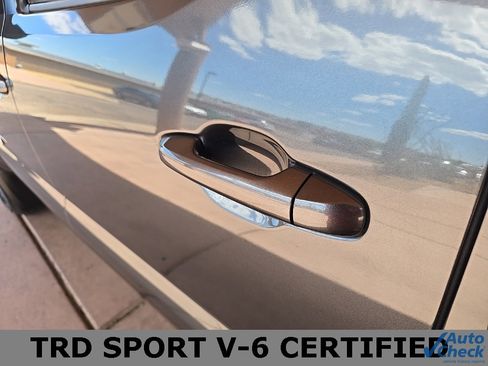 Used 2022 Toyota Tacoma TRD Sport image 14