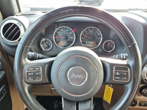 Used 2018 Jeep Wrangler Unlimited Sahara w/ Max Tow Package AWD/4WD image 12