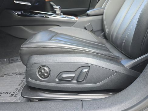 Used 2023 Audi A4 2.0T Premium w/ Convenience Package image 27