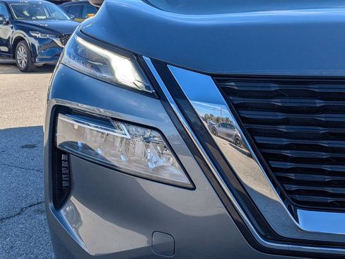 Used 2023 Nissan Rogue SV image 9